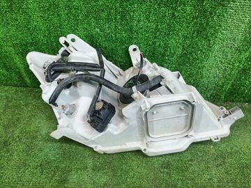 ФАРА НА TOYOTA PREMIO ZRT260