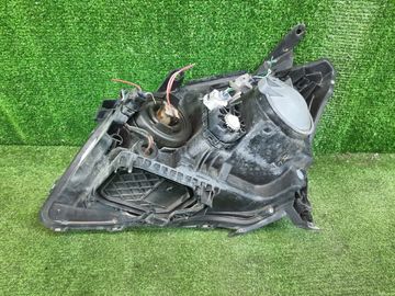 ФАРА НА TOYOTA AVENSIS AZT251