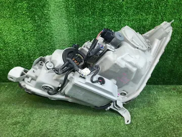 ФАРА НА TOYOTA CELSIOR UCF31
