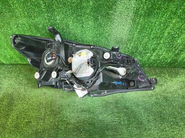 ФАРА НА TOYOTA SAI AZK10