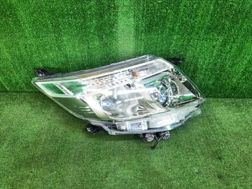 ФАРА НА TOYOTA NOAH ZRR80G