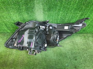 ФАРА НА TOYOTA NOAH ZRR80G