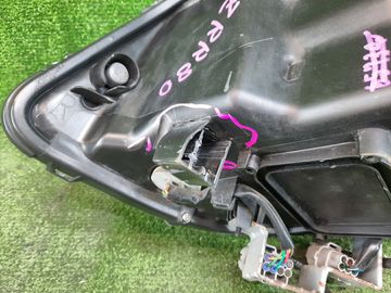 ФАРА НА TOYOTA NOAH ZRR80G