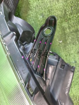 ФАРА НА TOYOTA NOAH ZRR80G