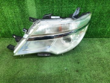 ФАРА НА NISSAN SERENA C26