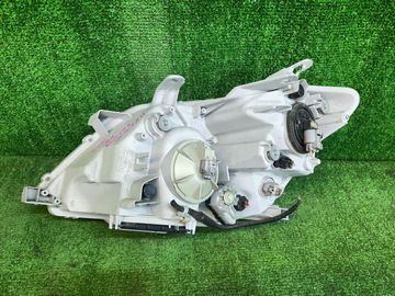 ФАРА НА TOYOTA PREMIO ZRT265