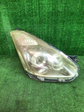 ФАРА НА TOYOTA WISH ZNE10
