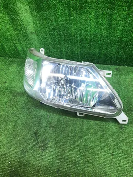 ФАРА НА NISSAN SERENA C24