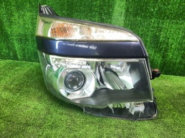 ФАРА НА TOYOTA VOXY ZRR70