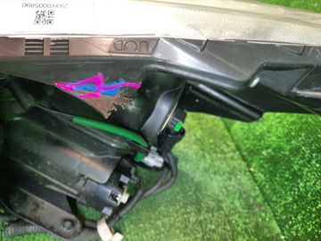 ФАРА НА TOYOTA PRIUS ALPHA ZVW41