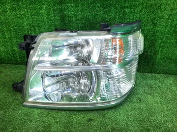 ФАРА НА NISSAN ELGRAND E50