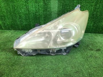 ФАРА НА TOYOTA PRIUS ALPHA ZVW41