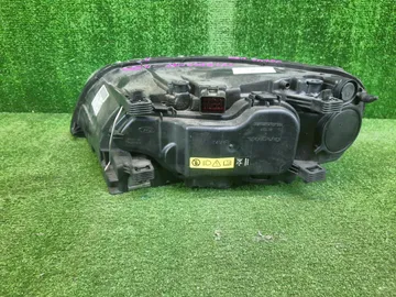 ФАРА НА VOLVO V70 BW40