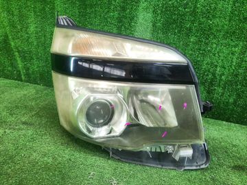 ФАРА НА TOYOTA VOXY ZRR70