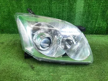 ФАРА НА TOYOTA AVENSIS AZT250