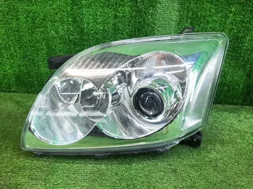 ФАРА НА TOYOTA AVENSIS AZT250