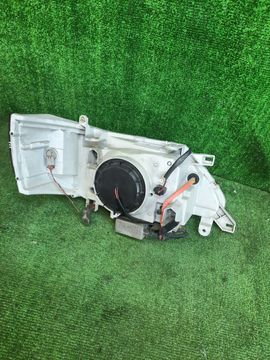 ФАРА НА NISSAN SERENA TC24