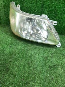 ФАРА НА NISSAN SERENA TC24