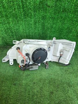 ФАРА НА NISSAN SERENA TC24