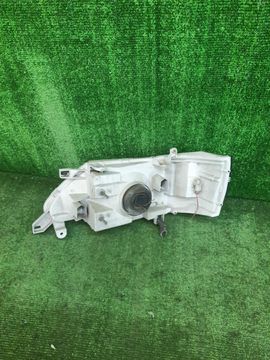 ФАРА НА NISSAN SERENA TC24