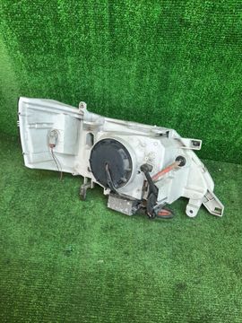 ФАРА НА NISSAN SERENA TC24