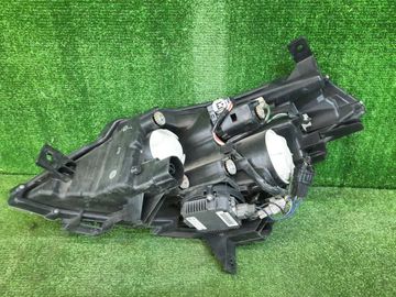 ФАРА НА NISSAN PRESAGE TU31