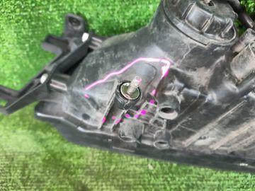 ФАРА НА NISSAN AVENIR W11