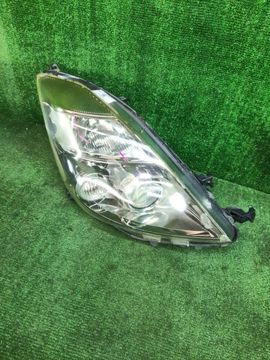 ФАРА НА TOYOTA ISIS ANM10G