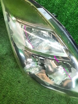 ФАРА НА TOYOTA ISIS ANM10G