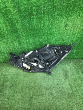 ФАРА НА TOYOTA ISIS ANM10G