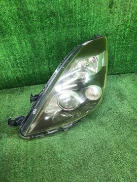 ФАРА НА TOYOTA ISIS ZGM10G