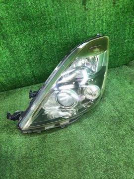 ФАРА НА TOYOTA ISIS ANM10G