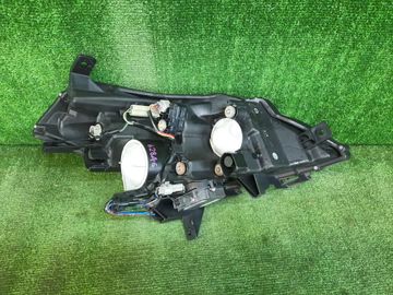 ФАРА НА NISSAN PRESAGE TU31