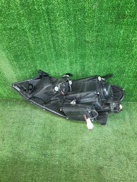 ФАРА НА TOYOTA IPSUM ACM21W