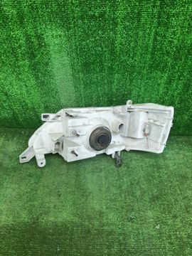 ФАРА НА NISSAN SERENA TC24