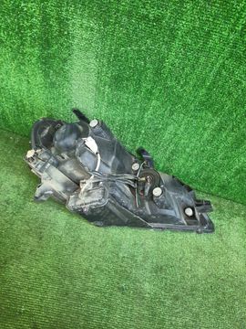 ФАРА НА TOYOTA IPSUM ACM21W