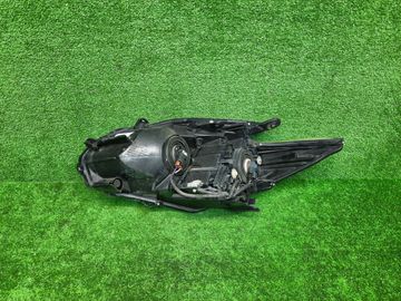 ФАРА НА TOYOTA PRIUS ZVW30