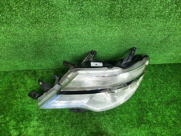 ФАРА НА NISSAN SERENA C26