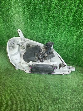 ФАРА НА TOYOTA NADIA SXN15