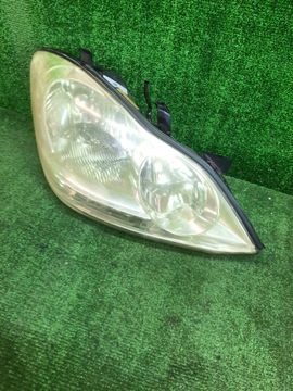 ФАРА НА TOYOTA IPSUM ACM21W