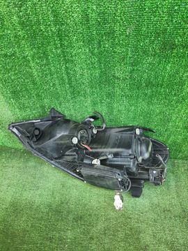 ФАРА НА TOYOTA IPSUM ACM21W