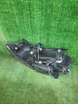 ФАРА НА TOYOTA IPSUM ACM21W