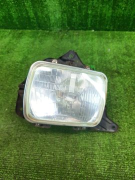ФАРА НА TOYOTA NOAH KR42
