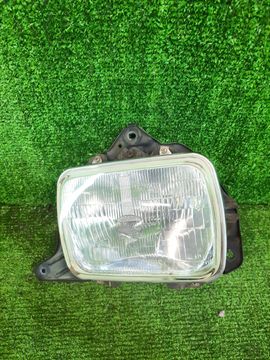 ФАРА НА TOYOTA NOAH KR42