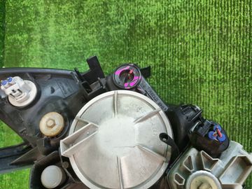 ФАРА НА TOYOTA BB QNC20