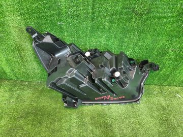 ФАРА НА TOYOTA RAIZE A210A