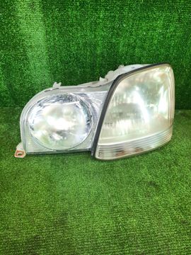 ФАРА НА TOYOTA PROGRES JCG10