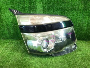 ФАРА НА TOYOTA VOXY ZRR70