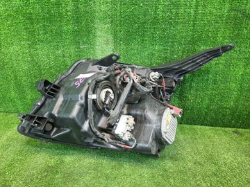 ФАРА НА TOYOTA VOXY ZRR70