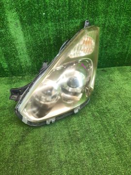 ФАРА НА TOYOTA WISH ZNE10